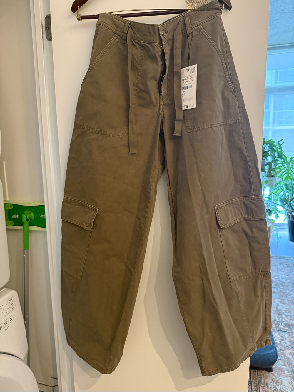 Zara Green Barrel Cargo Pants with Utility Pockets